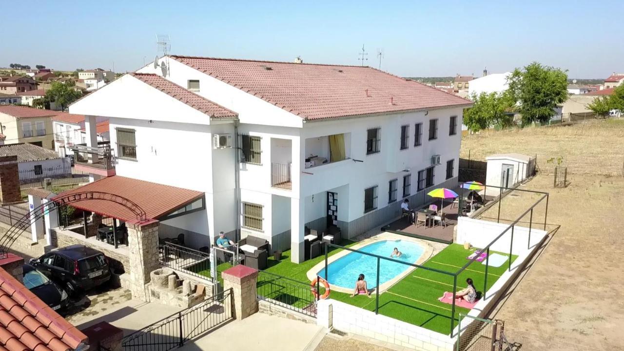 Apartamentos Estrellas De Monfraguee Torrejón el Rubio Esterno foto