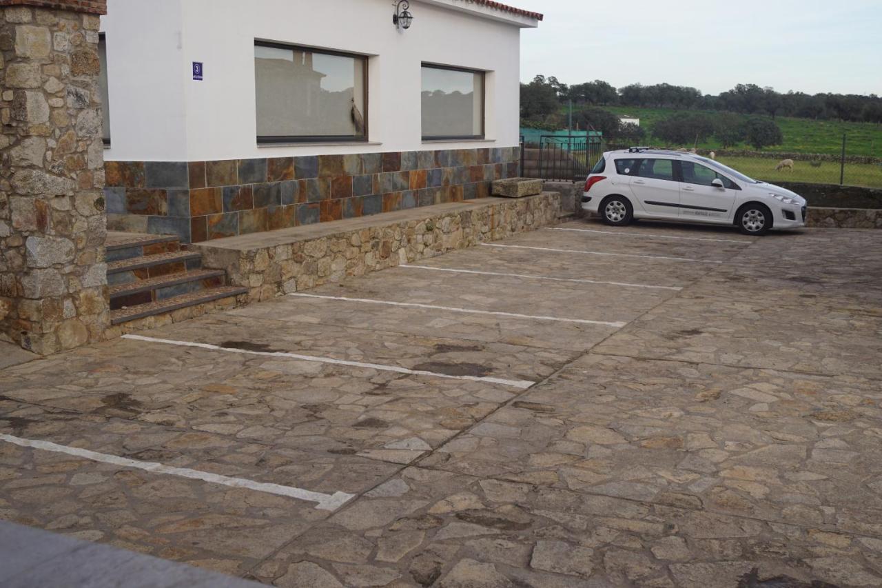 Apartamentos Estrellas De Monfraguee Torrejón el Rubio Esterno foto