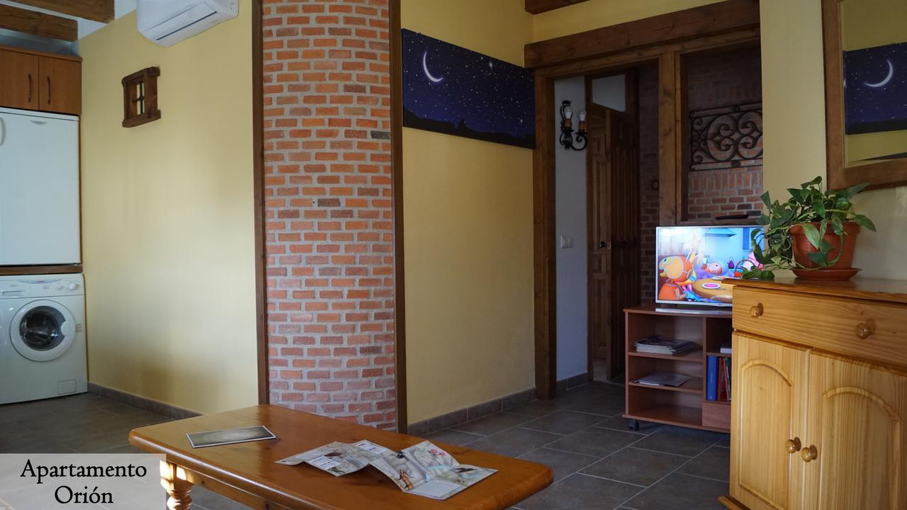 Apartamentos Estrellas De Monfraguee Torrejón el Rubio Esterno foto