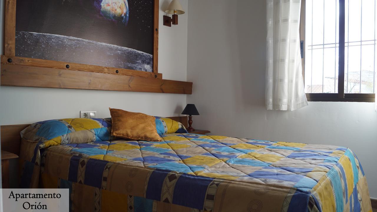 Apartamentos Estrellas De Monfraguee Torrejón el Rubio Esterno foto