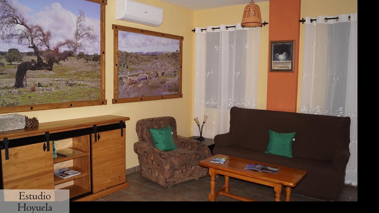 Apartamentos Estrellas De Monfraguee Torrejón el Rubio Esterno foto